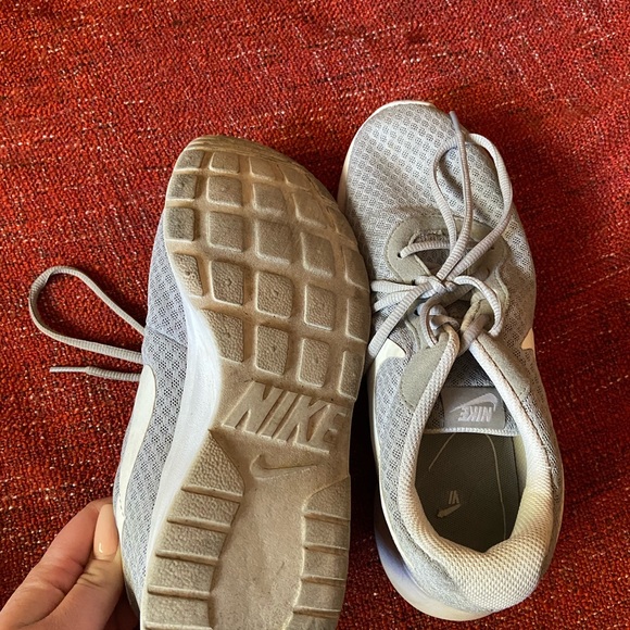 Nike - Picture 3 of 3